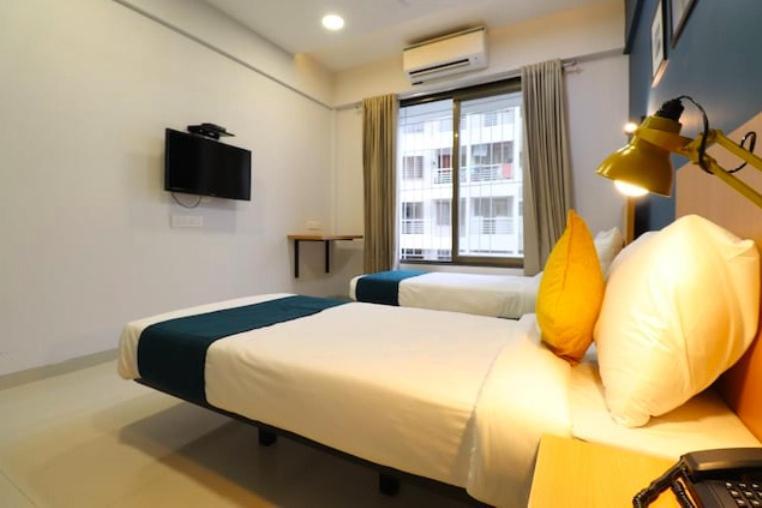 Hooliv Ariana Hotel Pune